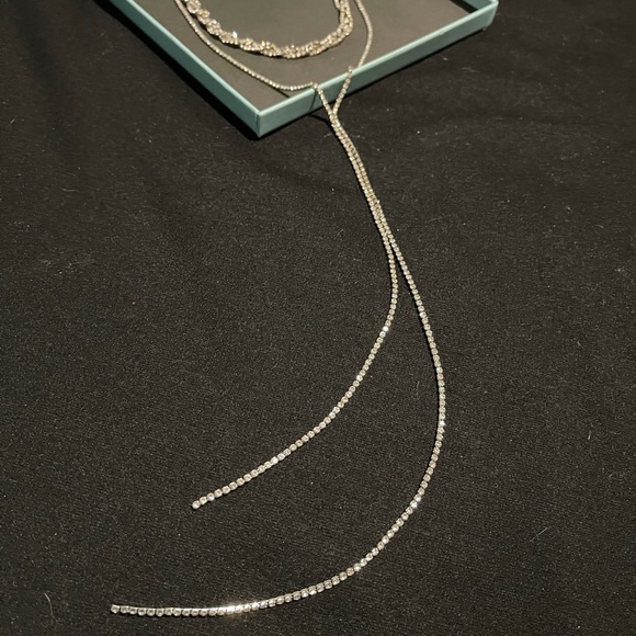 Silver tone layered necklace - Picture 4 of 5
